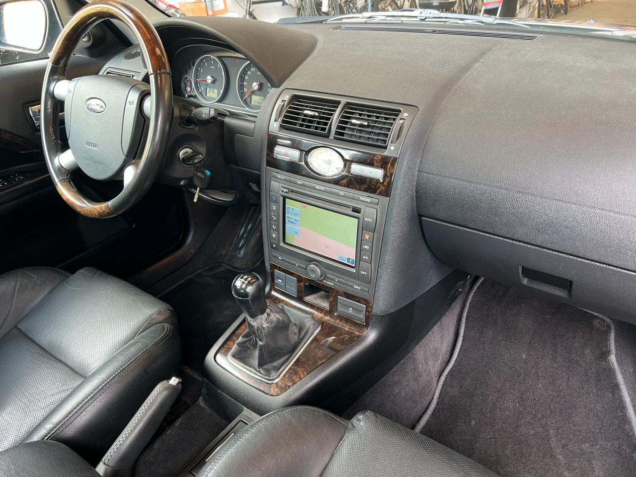 Ford Mondeo 2.0i 16V cat SW Ghia
