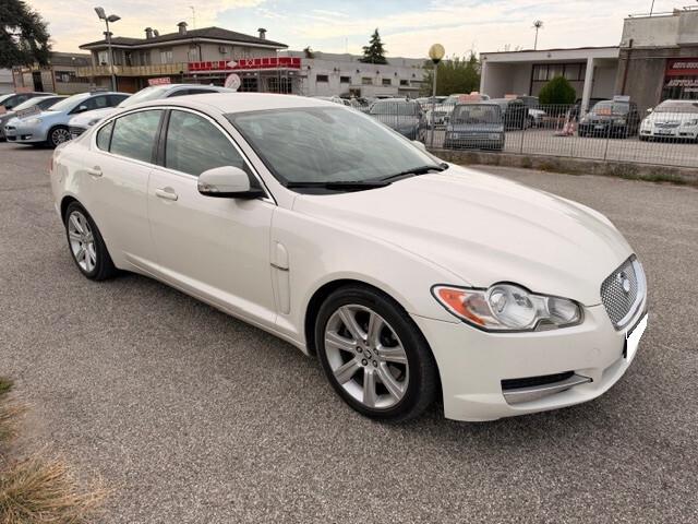 Jaguar XF 2.7D V6 Premium Luxury