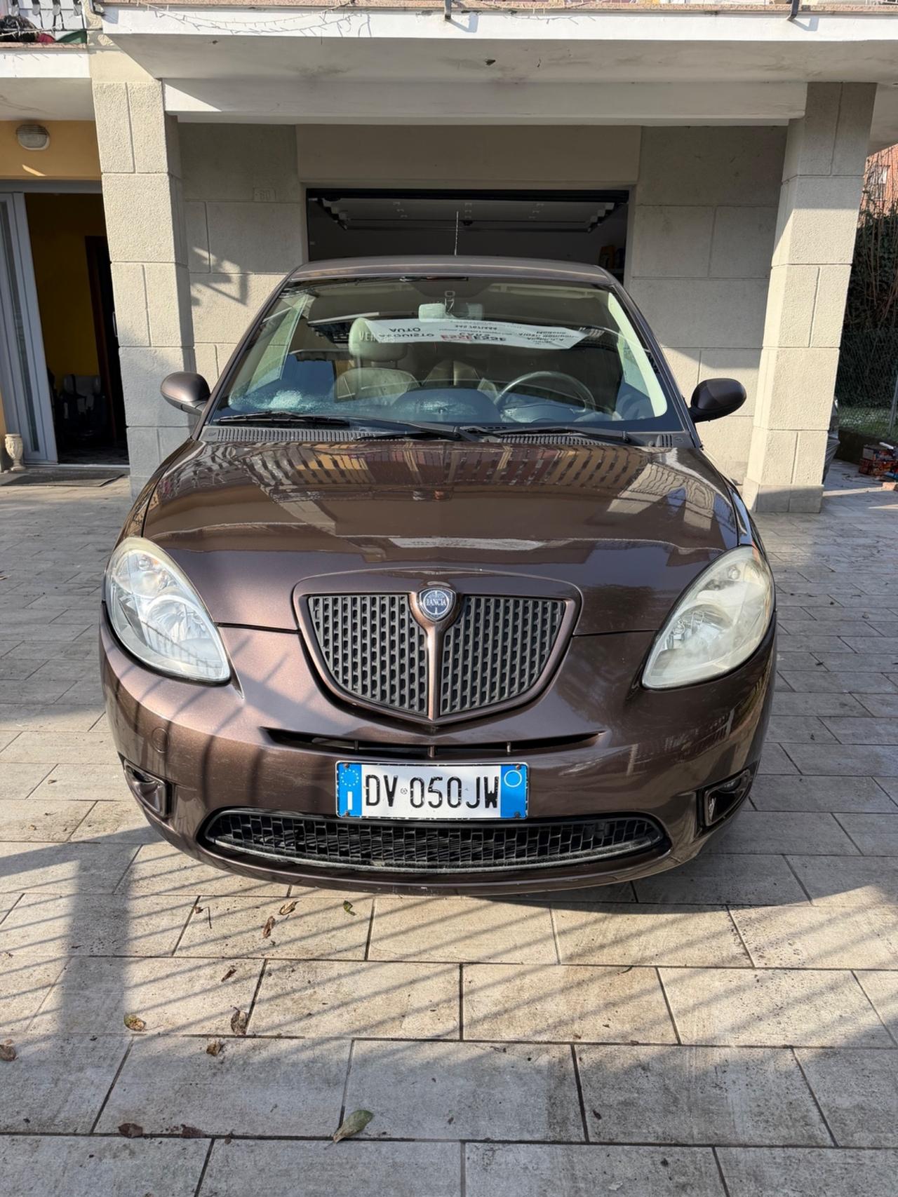 Lancia Ypsilon 1.2 Versus