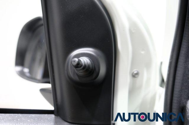 FIAT Panda 1.0 FIREFLY S&S HYBRID CITY CROSS NEOPATENTATI