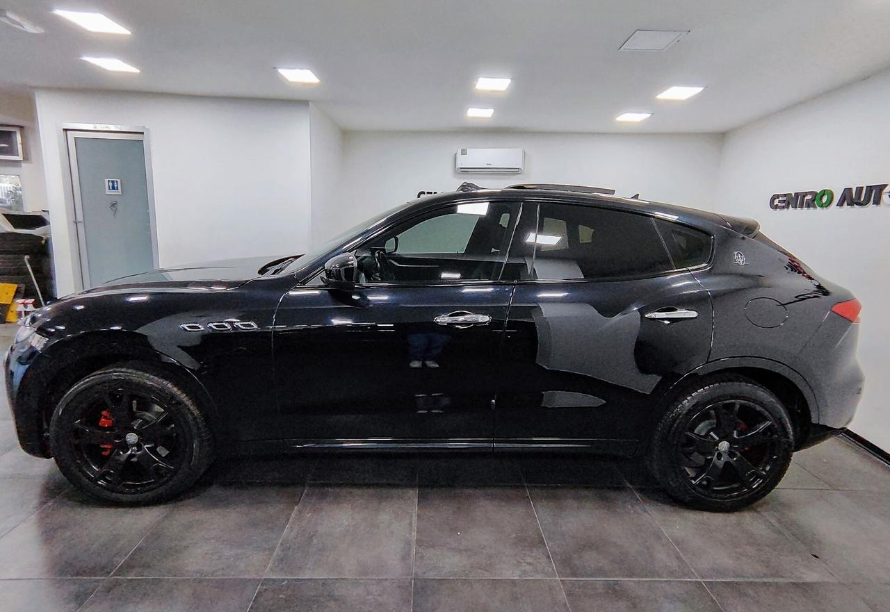 Maserati Levante V6 Diesel 275 CV AWD Gransport Tetto