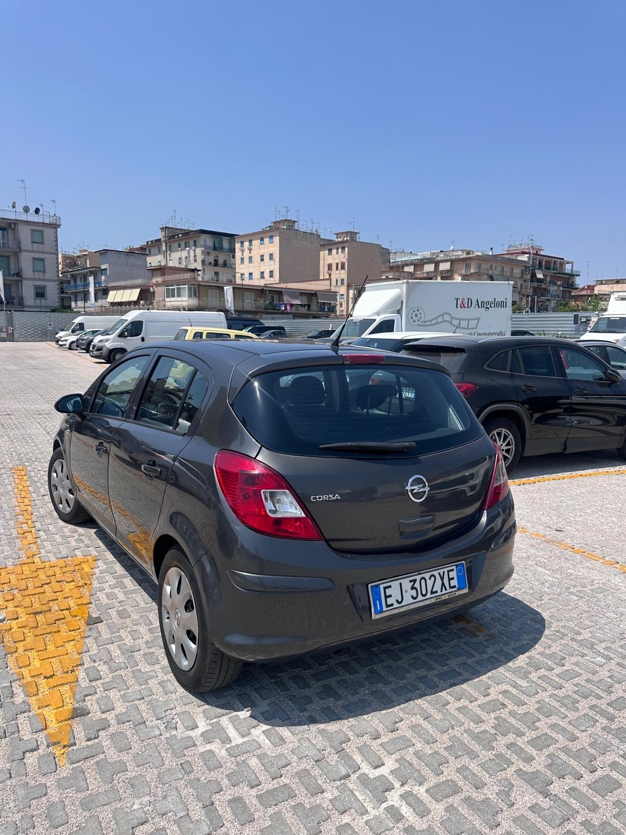 Opel Corsa 1.2 5 porte Club