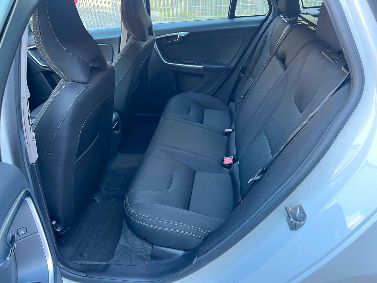 Volvo V60 D2 Geartronic Business