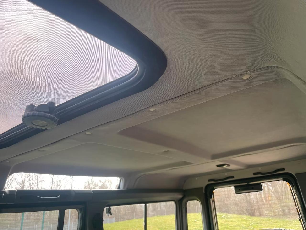 Land Rover Defender 300Tdi SW completamente restaurato