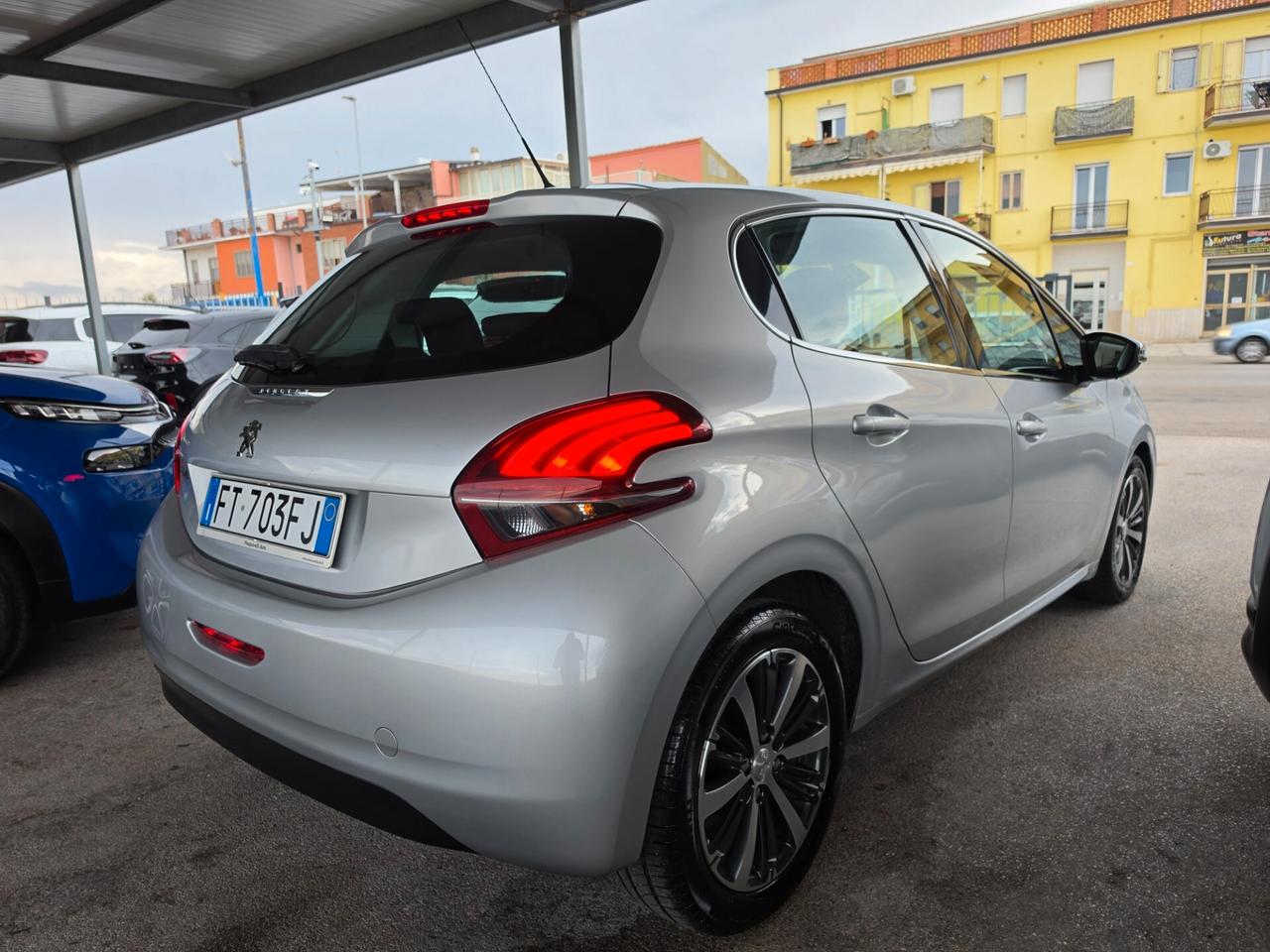 Peugeot 208 BlueHDi 75 5 porte Allure