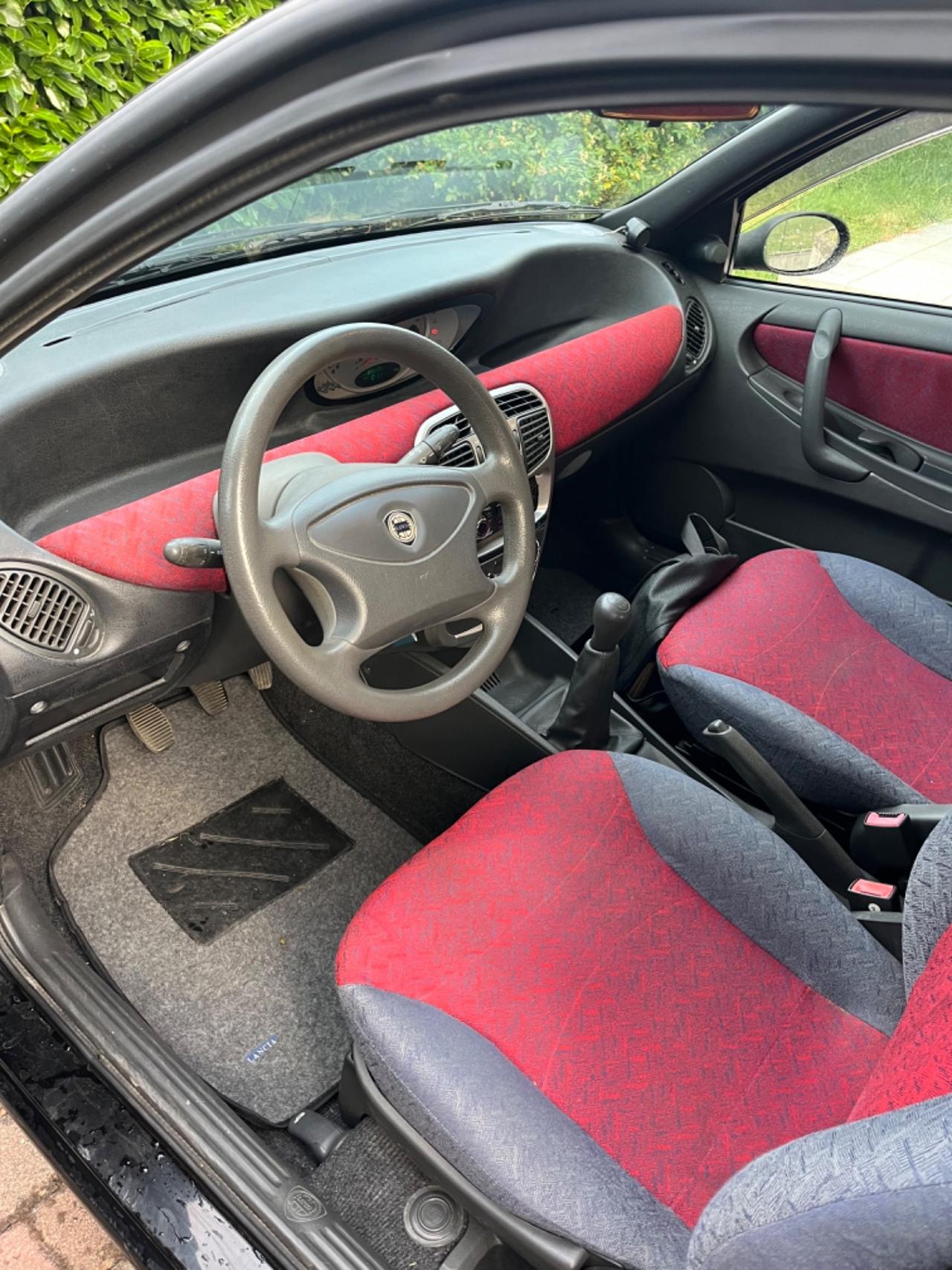 Lancia Y 1.1i cat Elefantino Blu