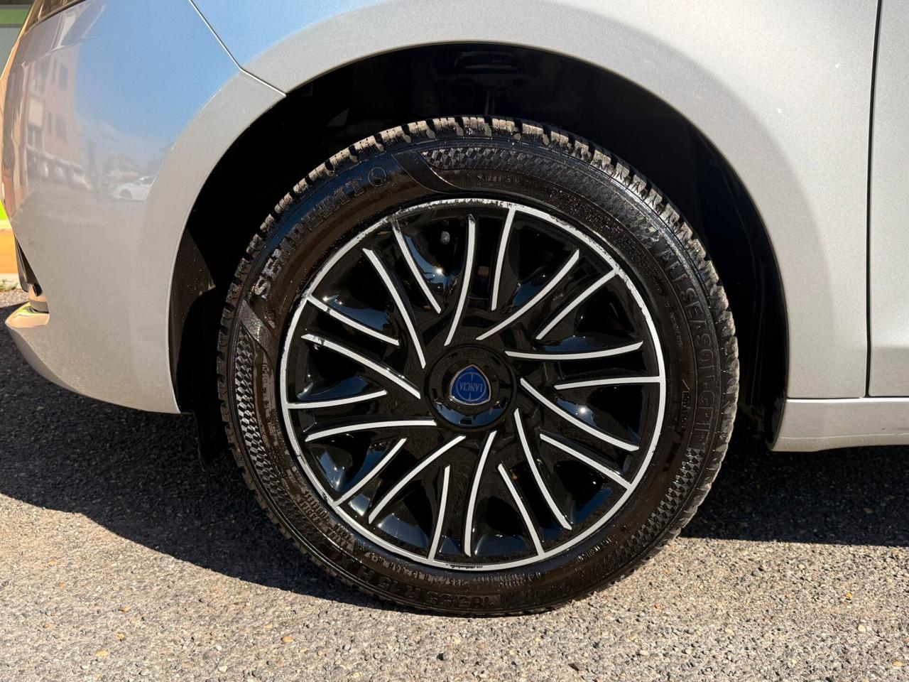 Lancia Ypsilon 1.0 FireFly 5 porte S&S Hybrid Ecochic Gold