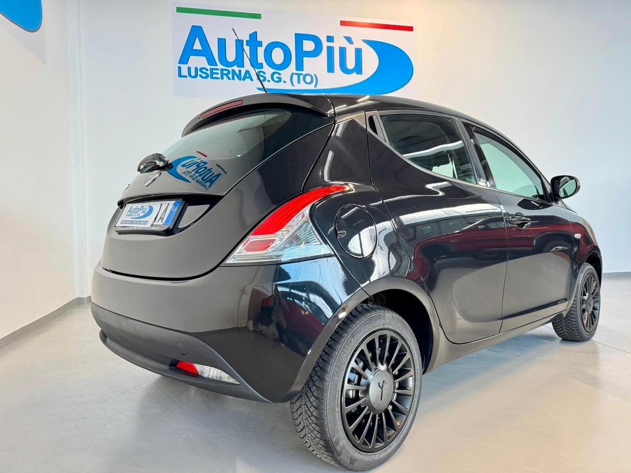 Lancia Ypsilon 1.2 69 CV 5 porte S&S Platinum 5 p.ti