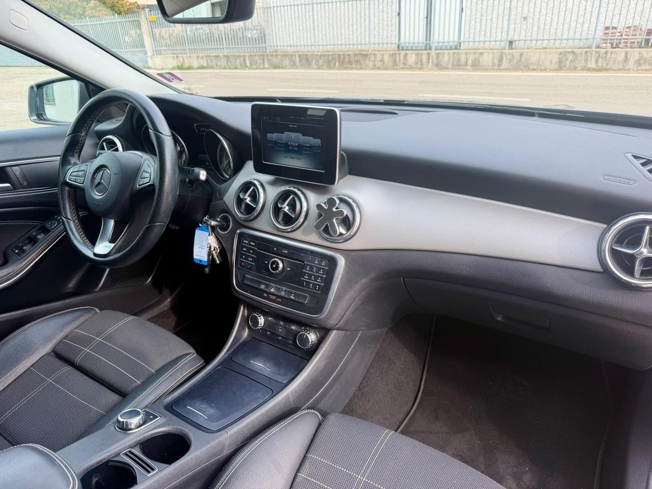Mercedes GLA180d 197.000km 2016 euro6 neopatentati