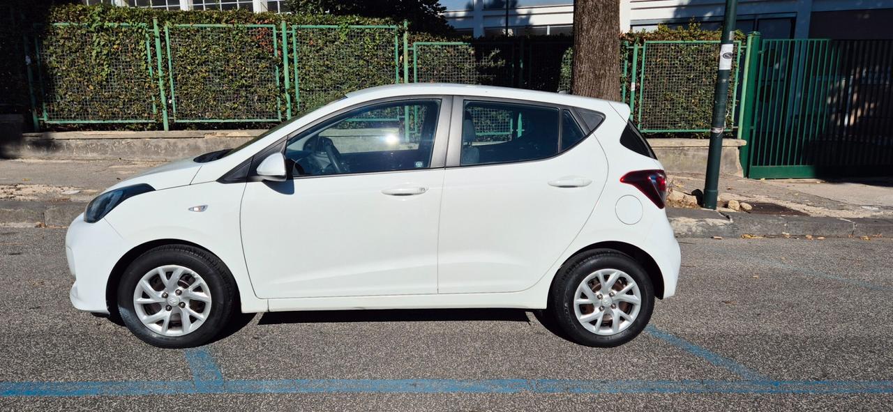 HYUNDAI i10 GPL - GARANZIA 12 MESI