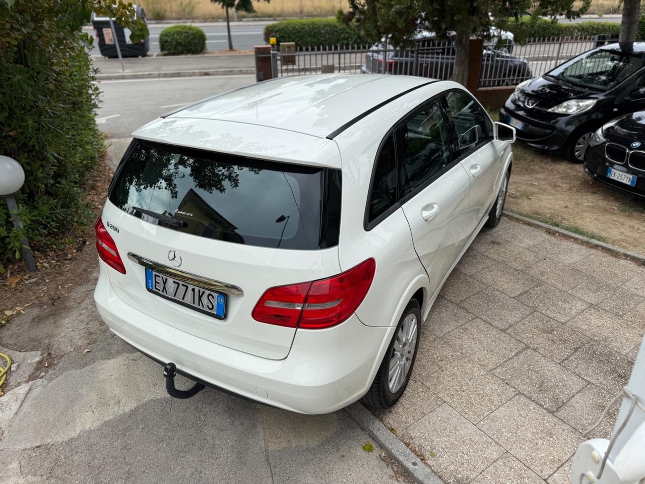 Mercedes-benz B 200 NGD Executive Gancio Traino