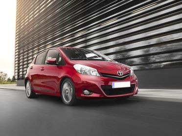 TOYOTA Yaris 1.3 5 porte Lounge MOTORE RIFATTO