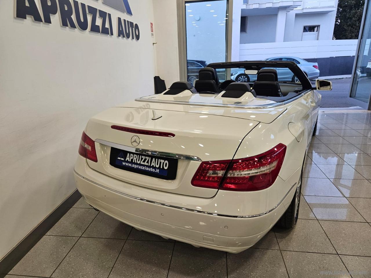 MERCEDES-BENZ E 220 CDI Cabrio BlueEFF. Avantgarde