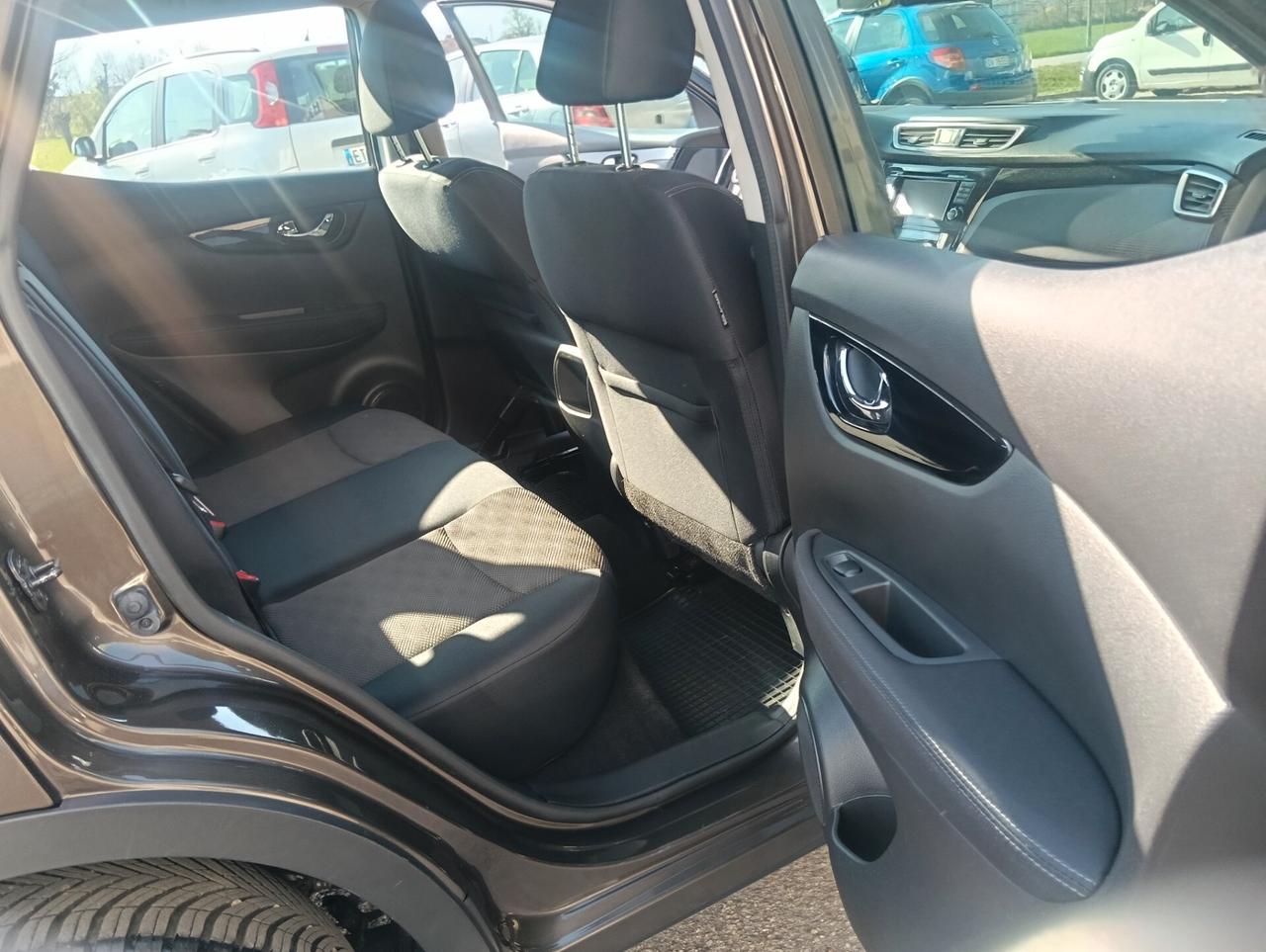 Nissan Qashqai 1.5 dCi DPF Tekna