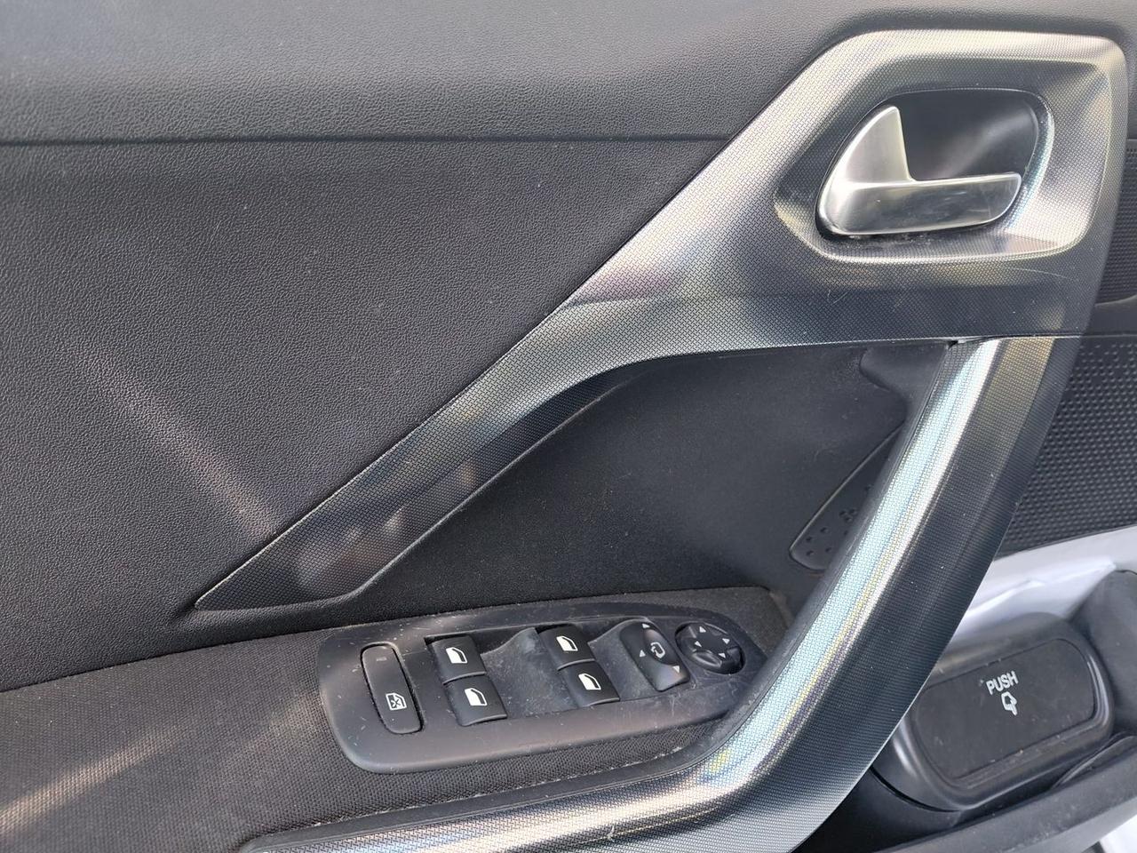 Peugeot 2008 Allure 1.6 Blue HDI 100 #10511