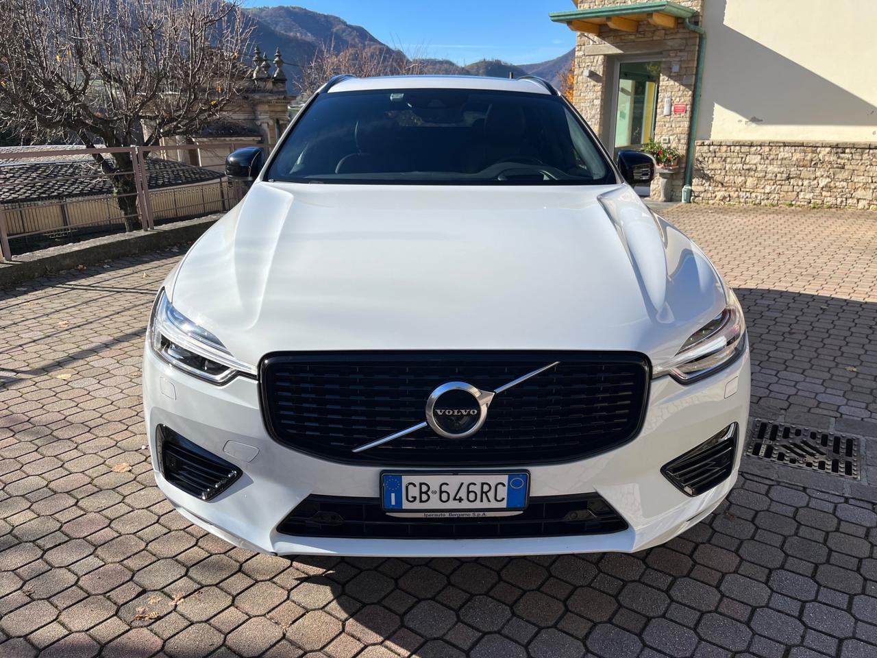 Volvo XC 60 XC60 T6 Recharge Plug-in Hybrid AWD R-design