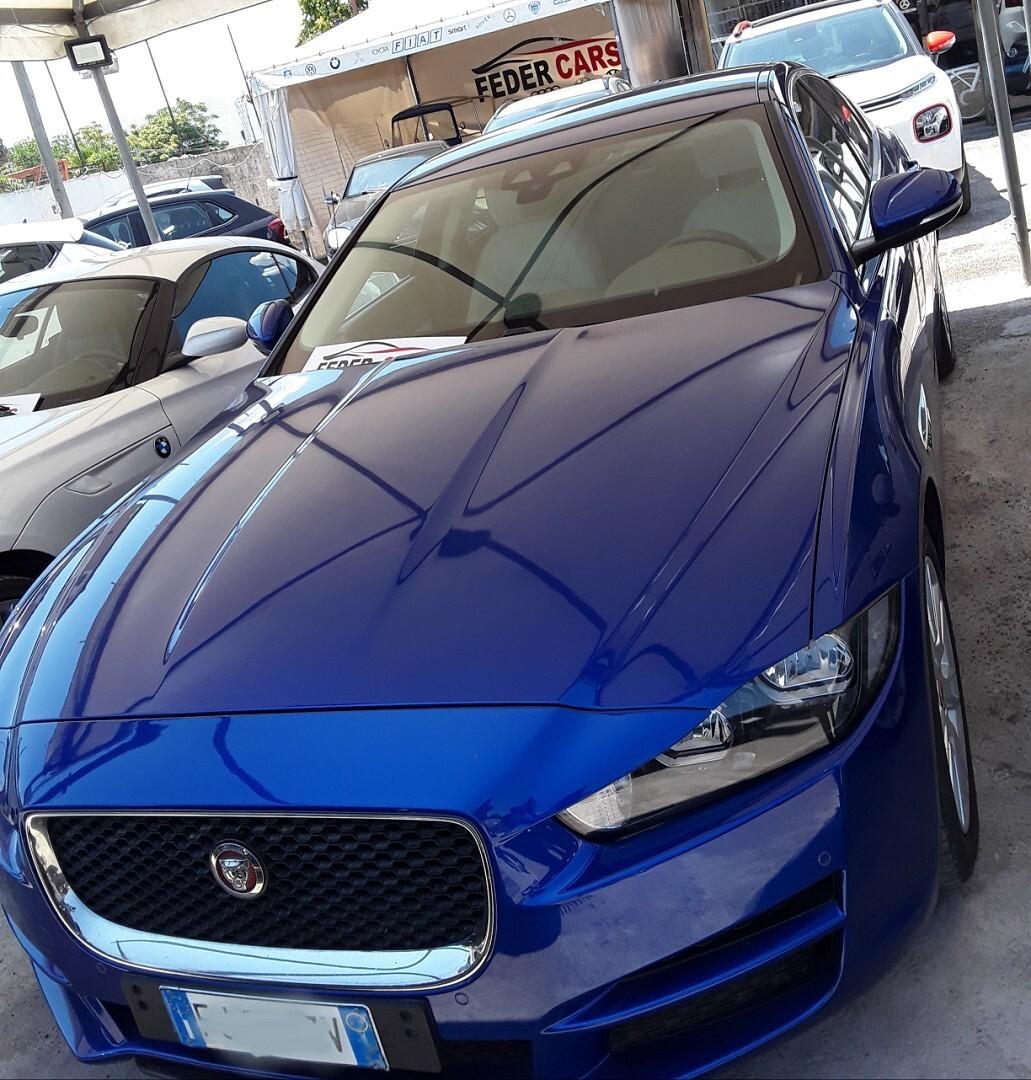 JAGUAR XE 2.0 TDI da vetrina