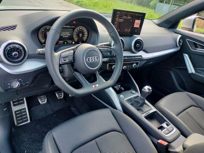 Audi Q2 2.0 30 TDI S LINE Interno ed esterno