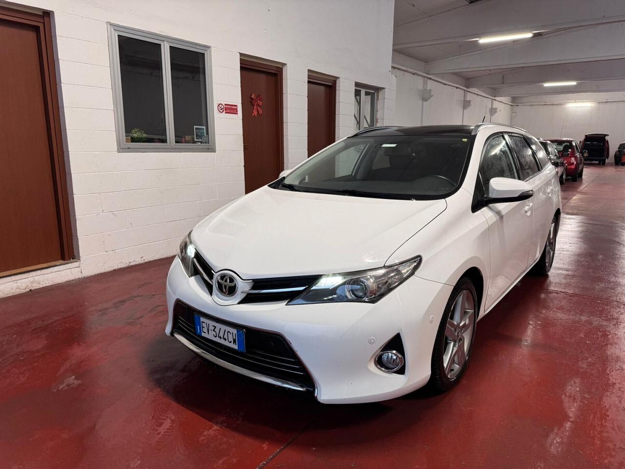 Toyota Auris Touring Sports 2.0 D-4D Lounge NEOPAT