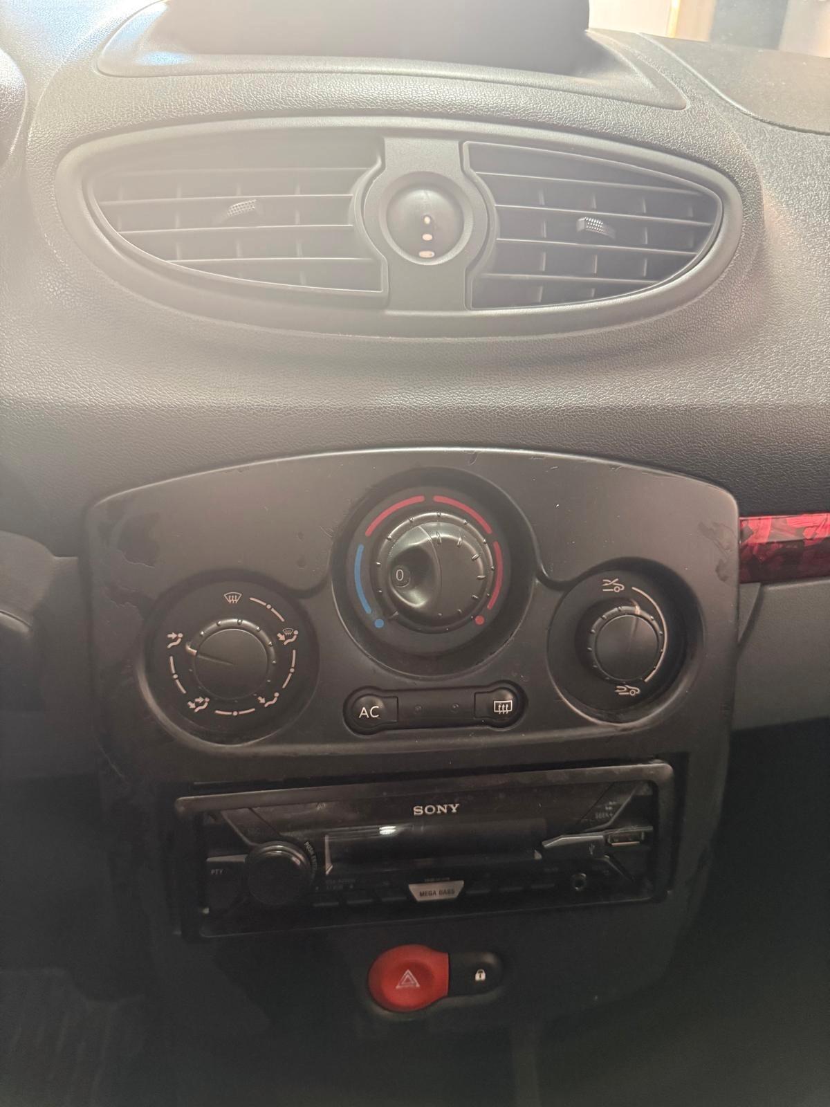 Renault Clio 1.2 16V 3 porte Confort