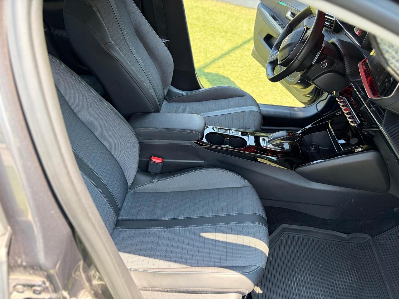 Peugeot 208 PureTech 100 Stop&Start EAT8 5 porte Allure