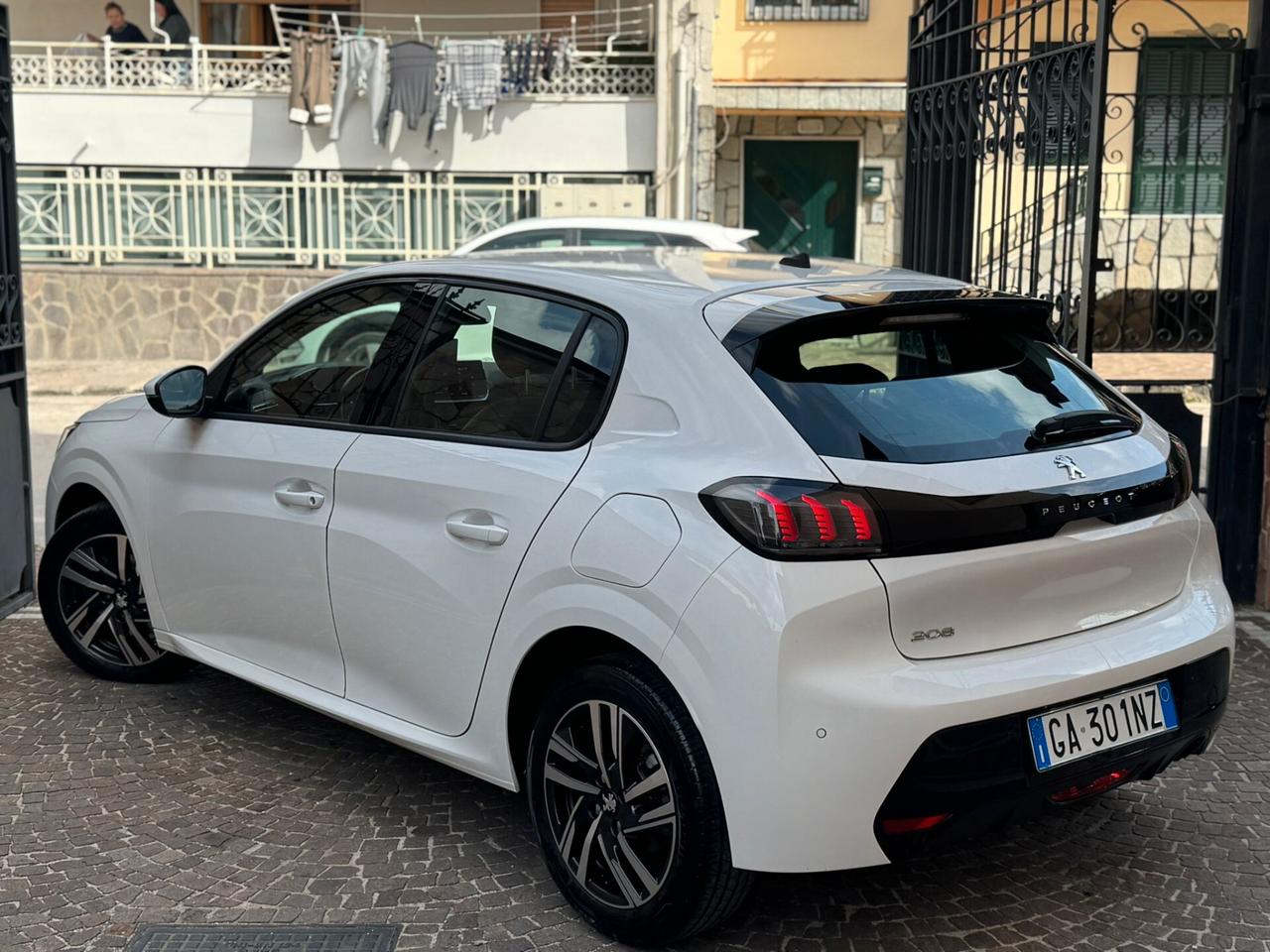 Peugeot 208 BlueHDi 100 Stop&Start 5 porte Allure Navi Pack