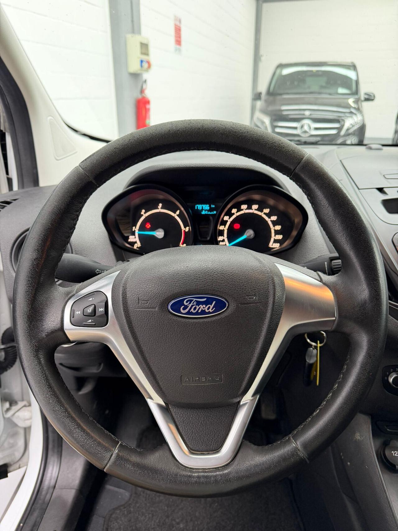 Ford Transit Courier 1.5 TDCi 75CV Van Entry