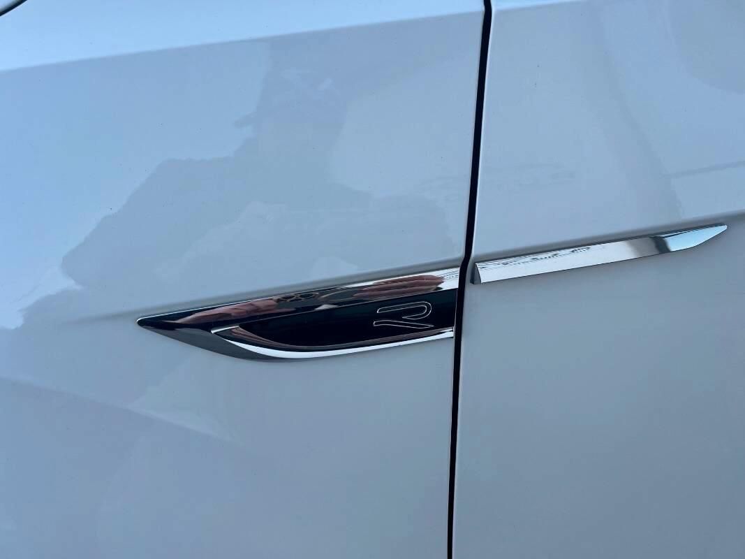 Volkswagen T-Roc 1.0 tsi R-Line 110cv