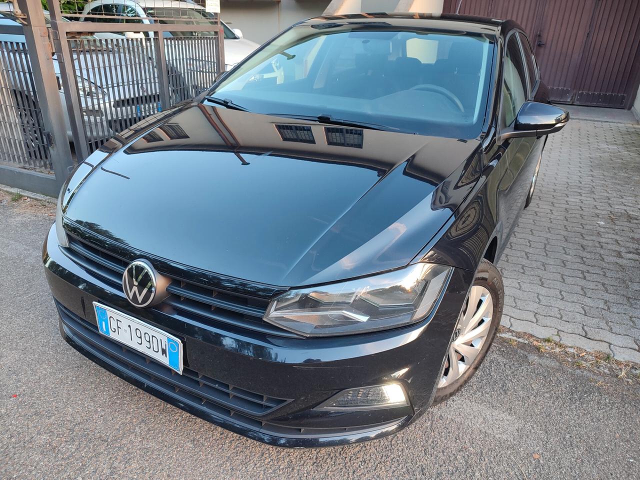 VOLKSWAGEN POLO DEL 2021 TGI A METANO DI CASA
