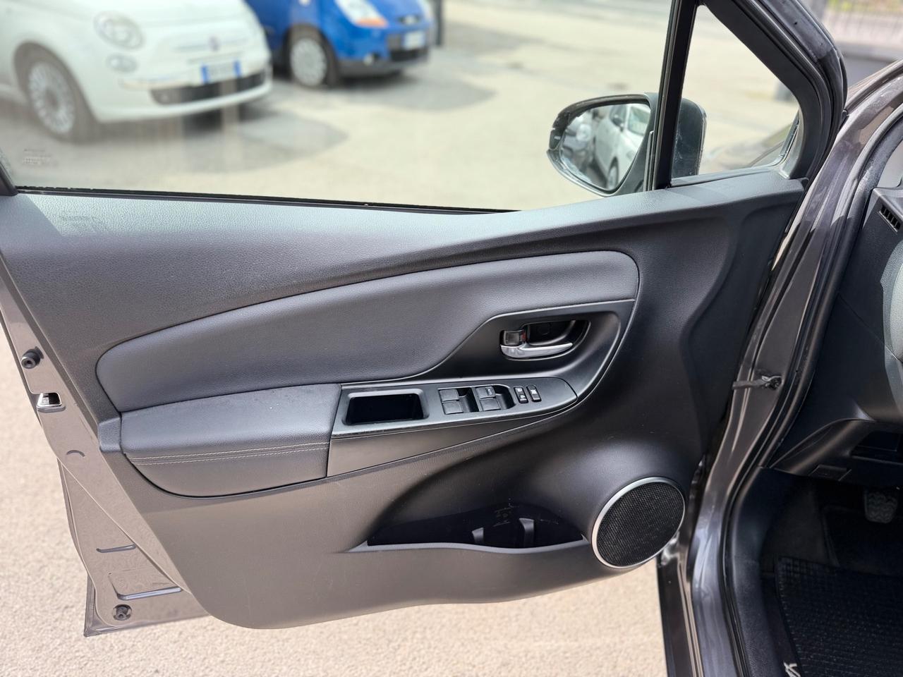 Toyota Yaris 1.0 5 porte Lounge COME NUOVA