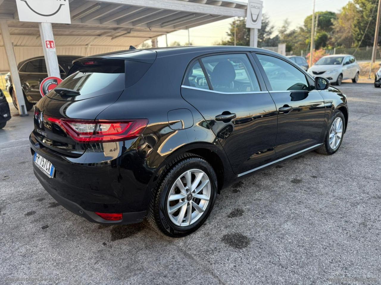 RENAULT Mégane dCi 8V 110 CV EDC Energy Bose