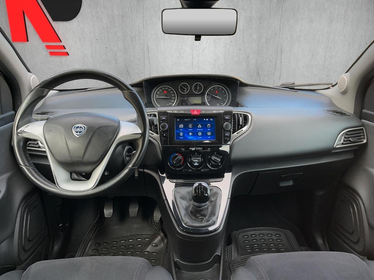 Lancia Ypsilon 1.2 69 CV 5 porte S&S Silver