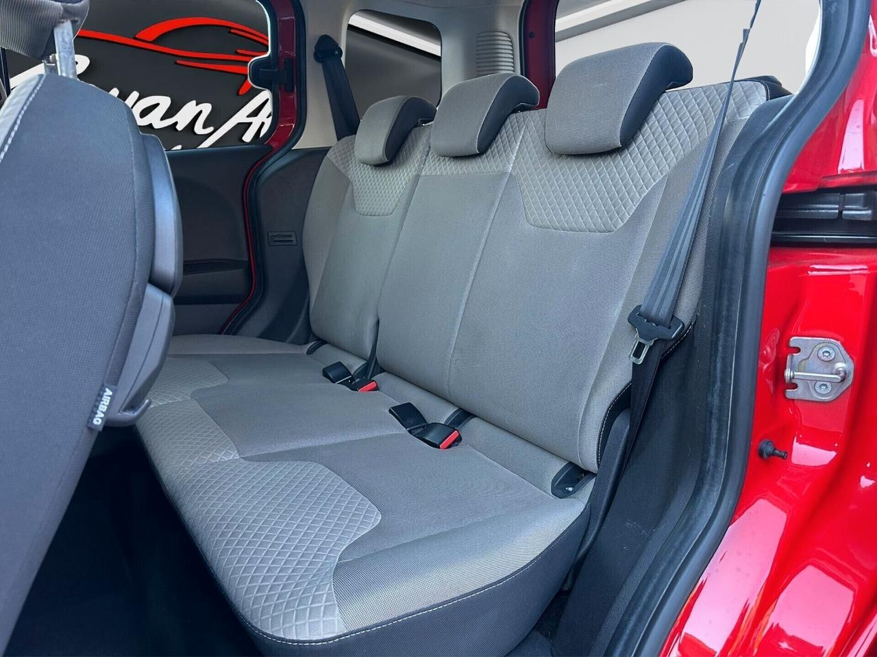 Ford Tourneo Courier 1.5 TDCI 75 CV Titanium