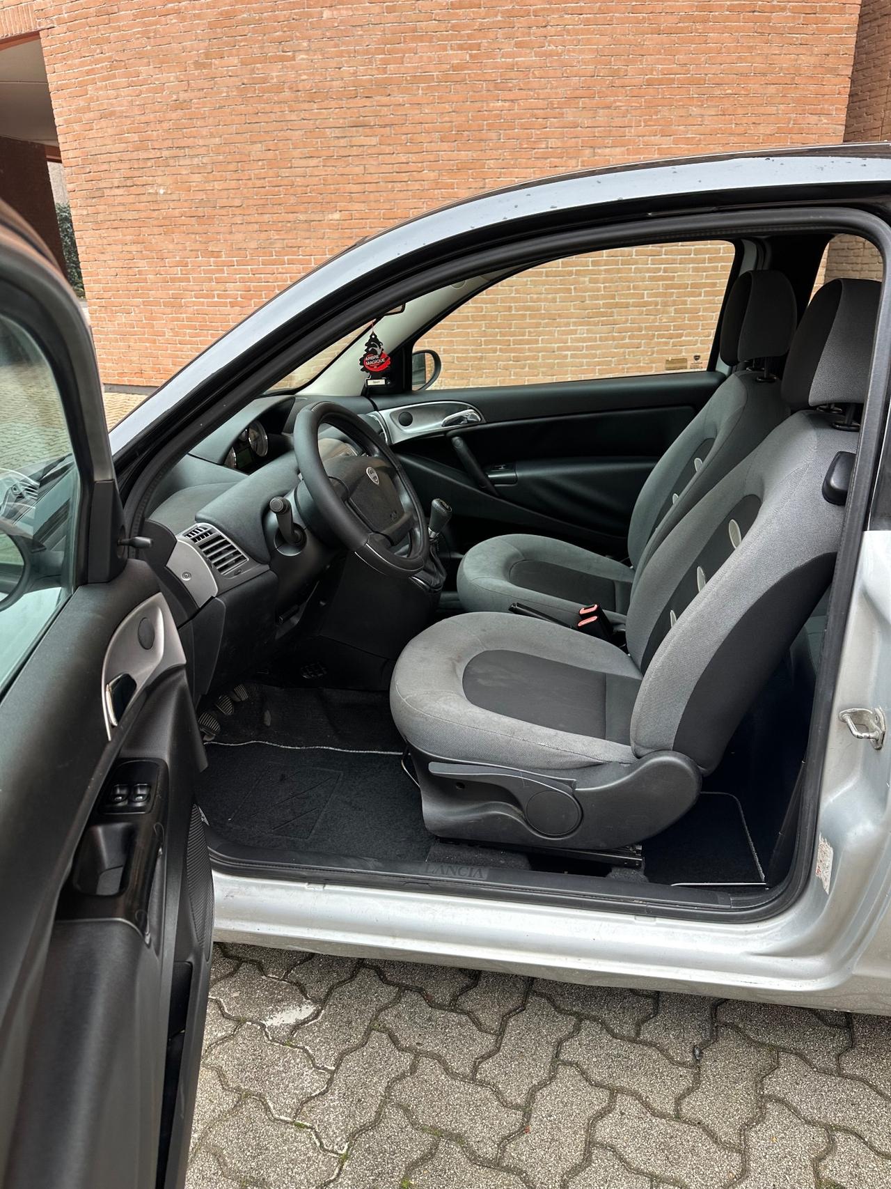 Lancia Ypsilon 1.2 Argento