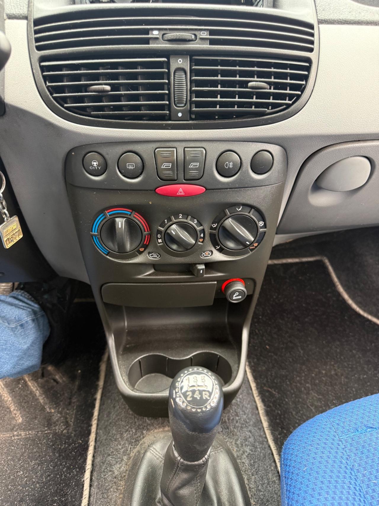 Fiat Punto 5porte 1.9 Diesel Neopatentati uniproprietario