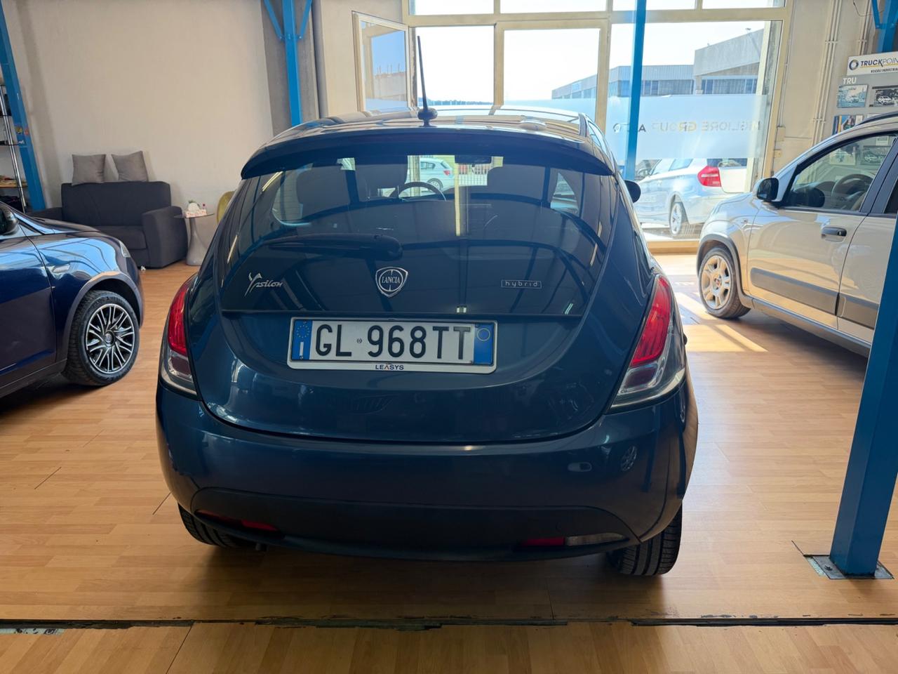 Lancia Ypsilon 1.0BENZ Hybrid 2022 NUOVA