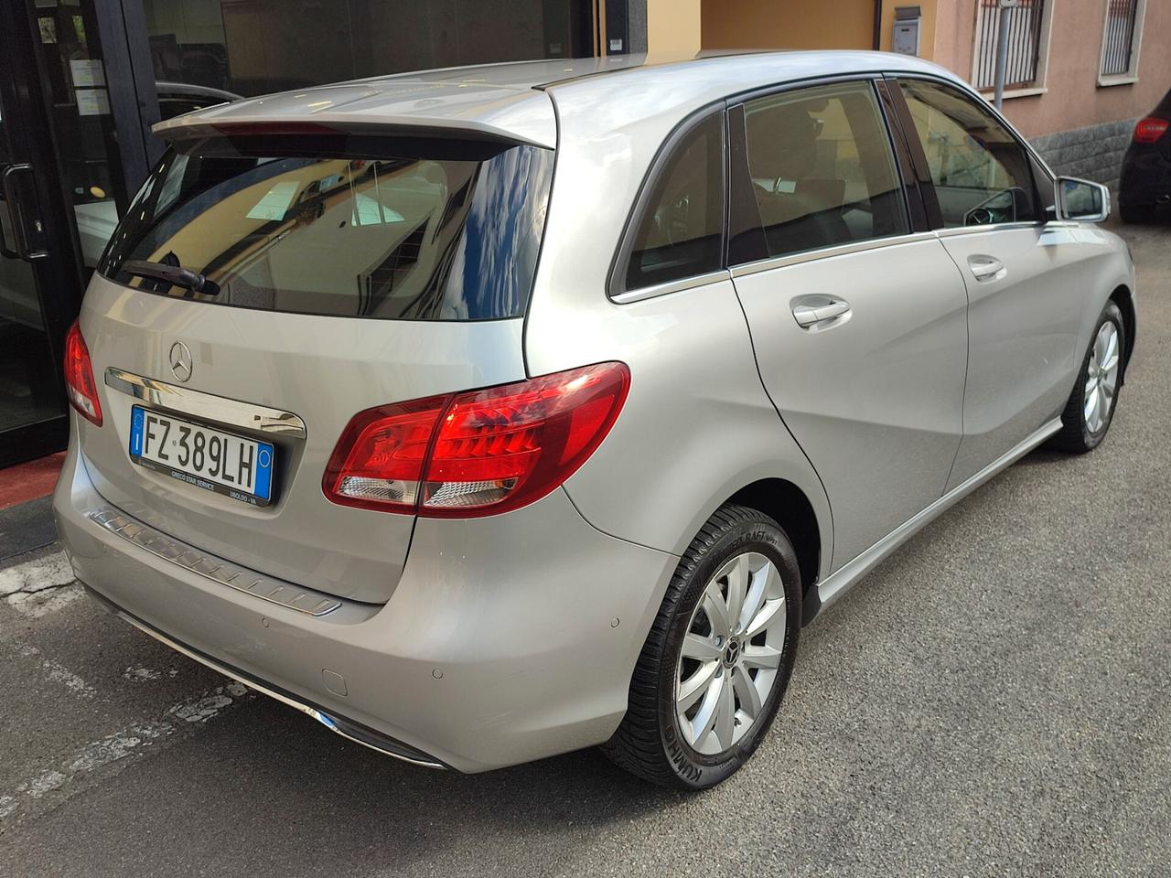 Mercedes-benz B 180 Sport Euro 6 Navi/Led/Sensori/Parc System