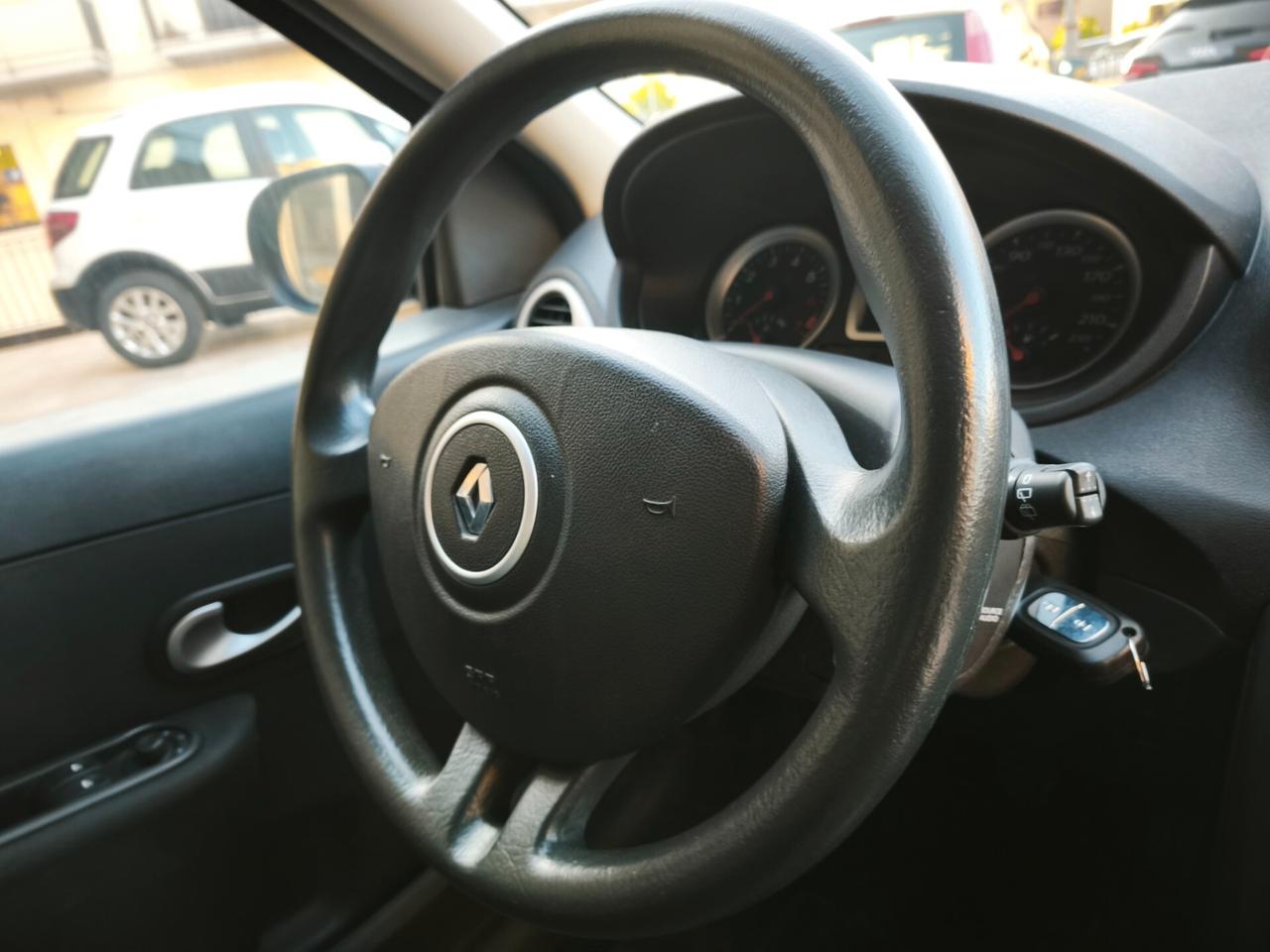 Renault Clio 1.2 NOLEGGIO SENZA CARTA