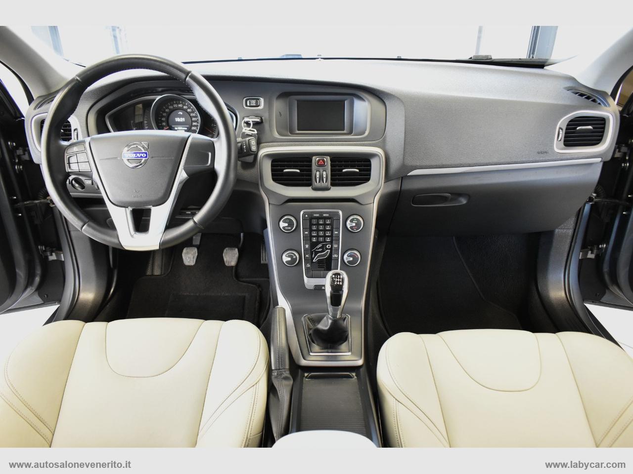 VOLVO V40 D2 1.6 Summum