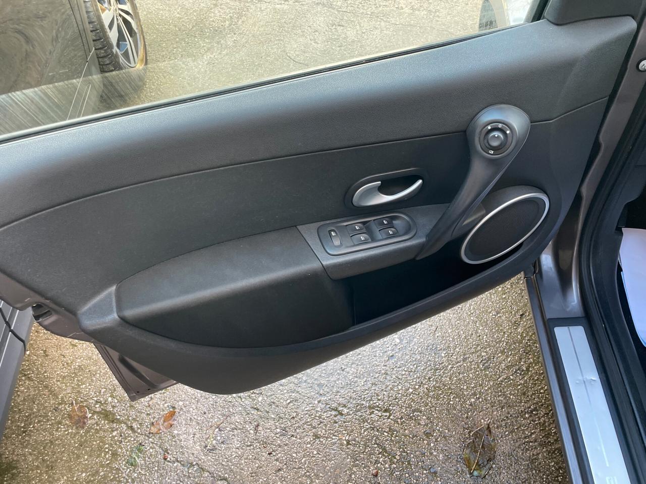 Renault Clio 1.2 5P Live! TAGLIAD DISTRIBUZIONE NEOPATENTATI