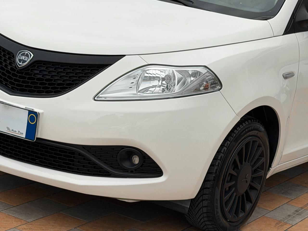 Lancia Ypsilon 1.2 69 cv. ELEFANTINO BLU