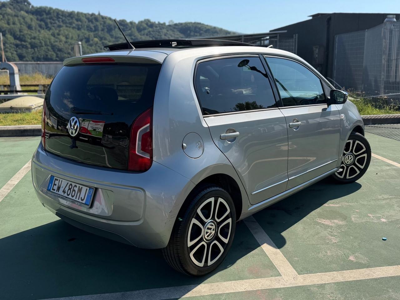 Volkswagen up! 1.0 75 CV 5p. high