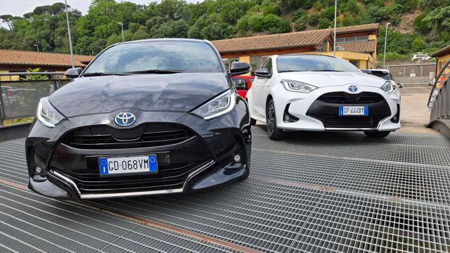 TOYOTA Yaris 1.5 HYBRID LOUNGE TETTO PANO GARANZIA TOYOTA UNIP
