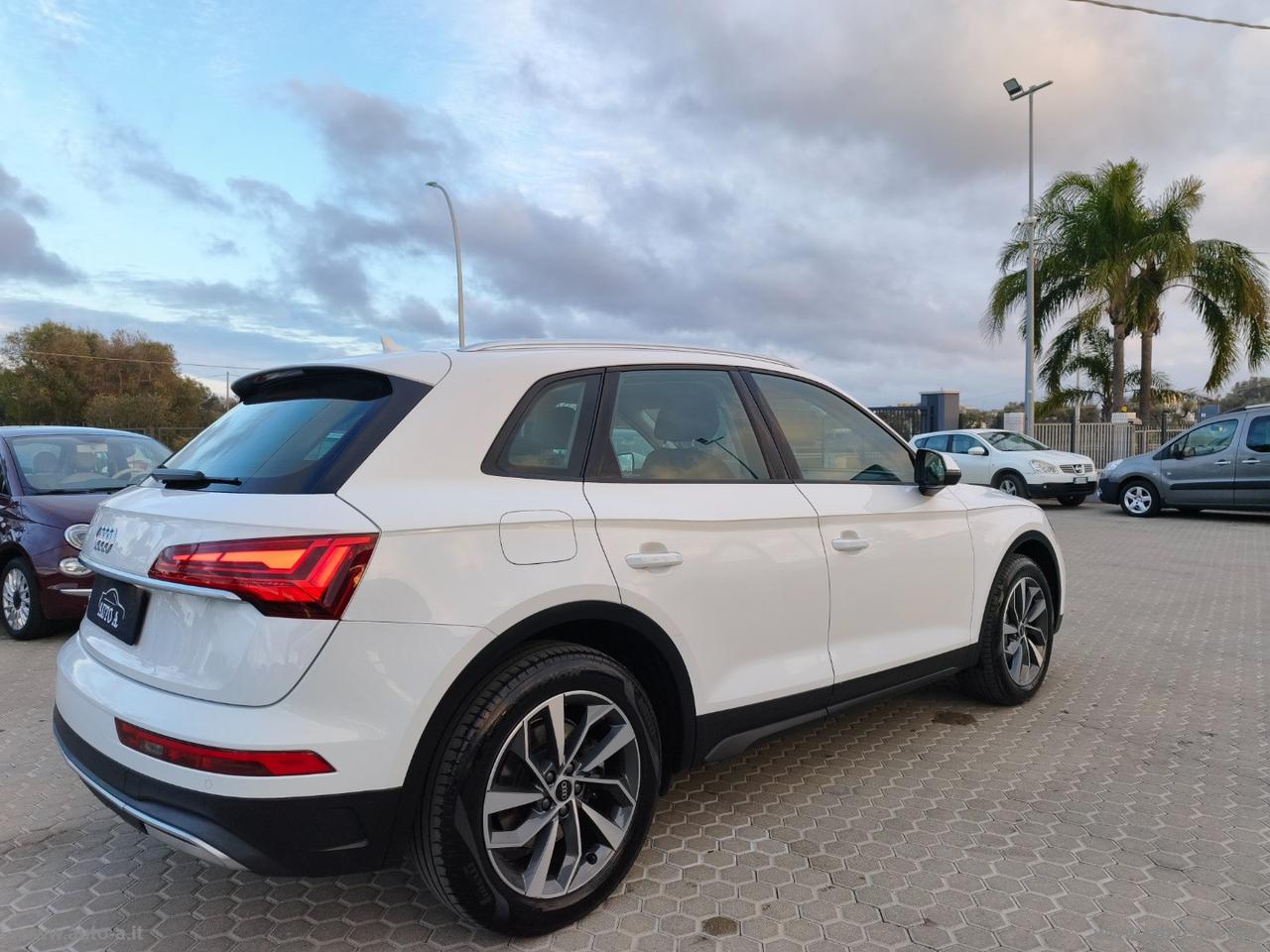 AUDI Q5 35 TDI S tronic Business Advanced