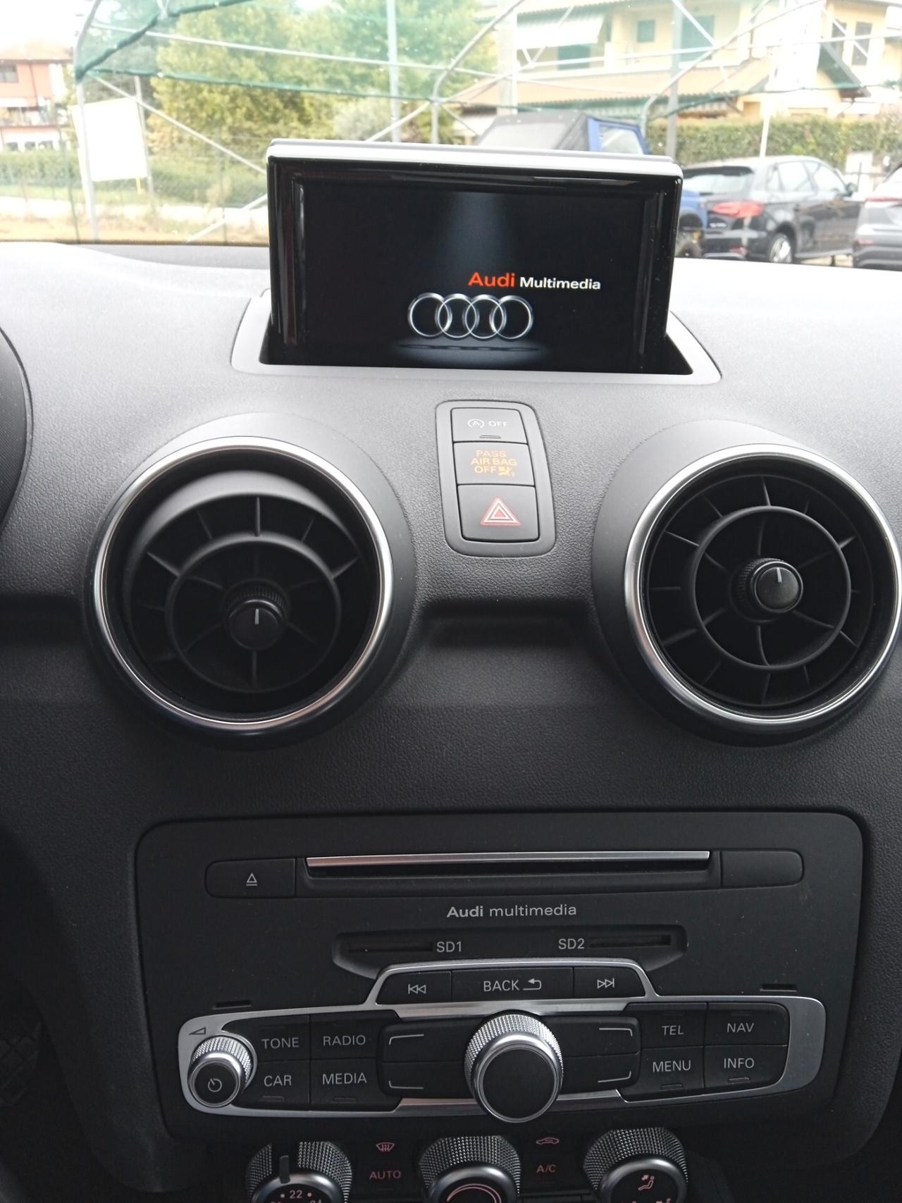 Audi A1 ULTRA DESIGN SENS PARK POSTERIORI VOLANTE MULTIFUNZIONI SEDILI RISCALDATI PER NEO PATENTATI