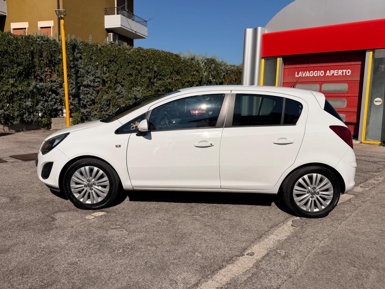 Opel Corsa 1.2 neopatentati GPL garanzia pronto uso