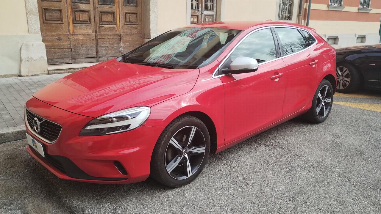 Volvo V40 D2 R-design