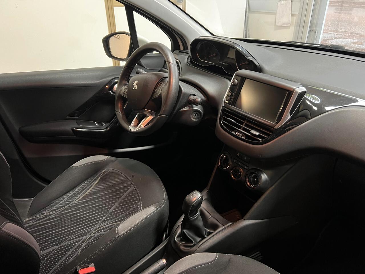 Peugeot 208 PureTech 82 5p. GPL Allure