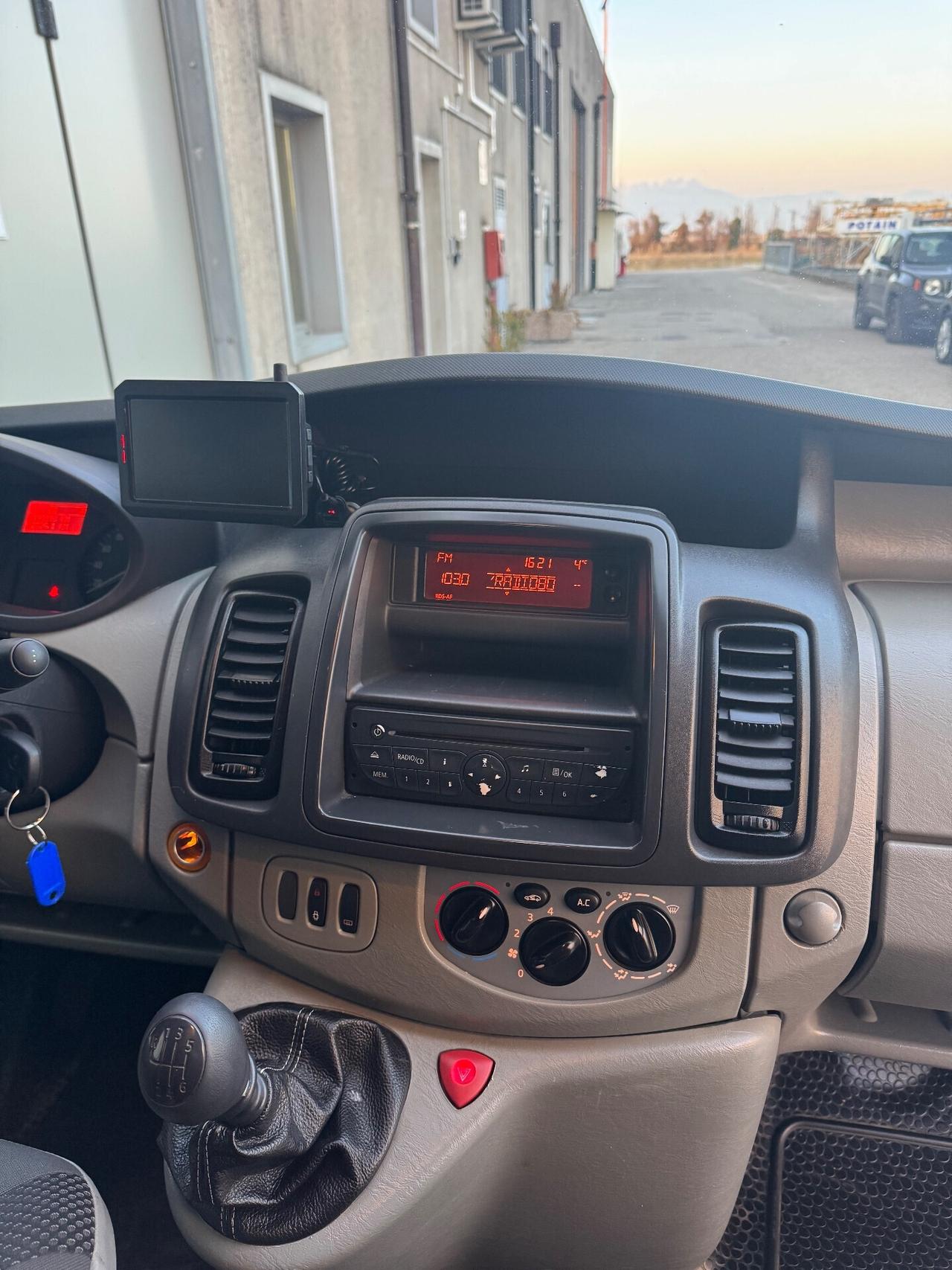 Opel Vivaro 2.0 TDI 9 posti