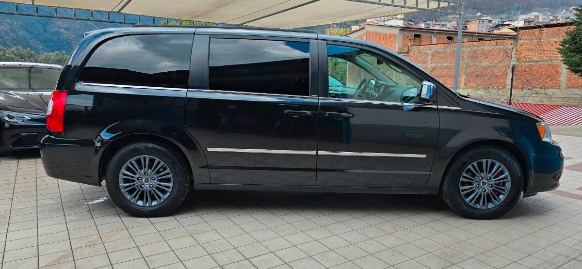 Lancia Voyager 2.8L Platinum 178cv auto *motore nuovo gar full*